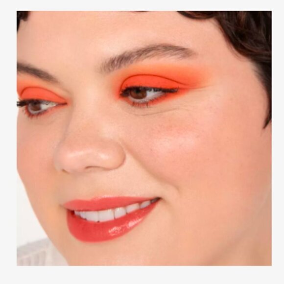 ๐ 4 for $25 ๐ ABOUT-FACE MATTE FLUID EYE PAINT - MARIGOLD - Picture 5 of 13